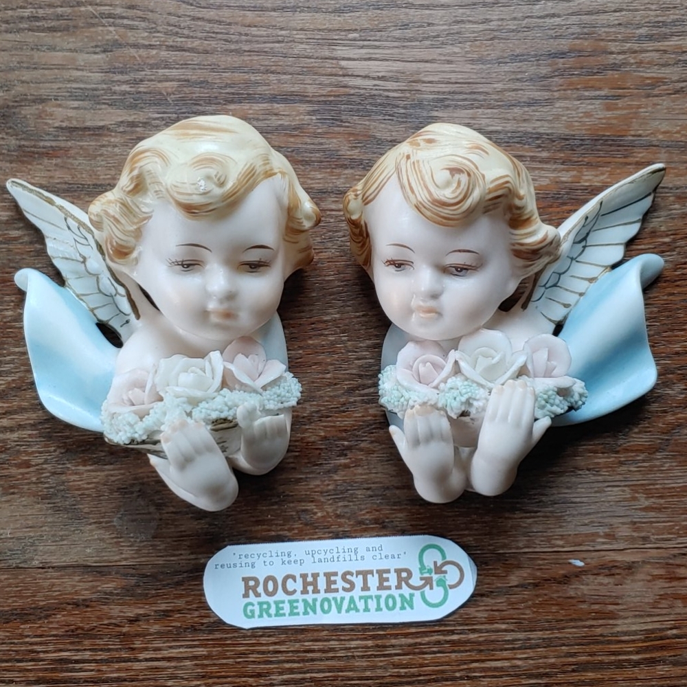 Vintage Lego Fine Quality China Pair of Angels